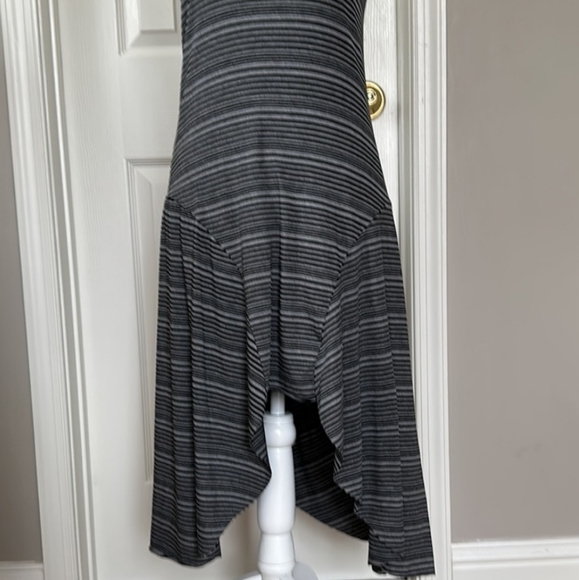 Free People Gray & Black Racerback Style Stretchy Fit & Flare Dress. Sm - Picture 4 of 12